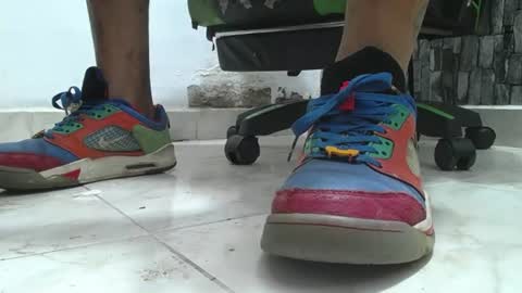 Snapshot of srfindomfeet_ chatting on 26, 6, 2026 sr master cum its my old account online show from 26, 6, 2026