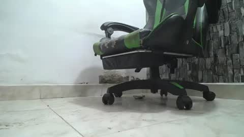 Snapshot of srfindomfeet_ chatting on 5, 7, 2026 sr master cum its my old account online show from 5, 7, 2026