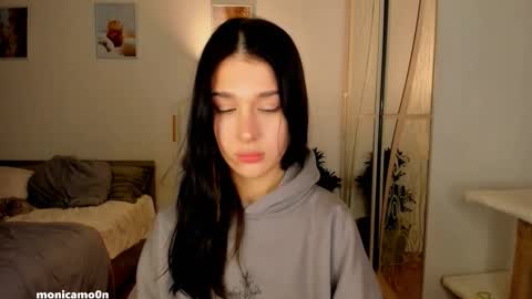 Snapshot of ssash1mii chatting on 19, 11, 2025 Hey guys i miss you so much online show from 19, 11, 2025