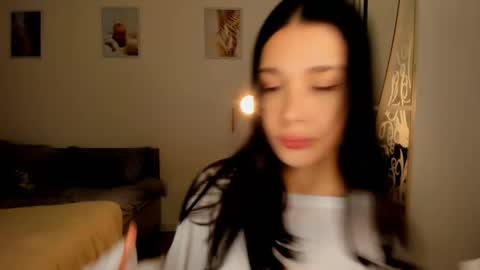 Snapshot of ssash1mii chatting on 19, 12, 2025 Hey guys i miss you so much online show from 19, 12, 2025