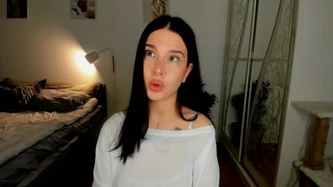 Snapshot of ssash1mii chatting on 5, 5, 2026 Hey guys i miss you so much online show from 5, 5, 2026