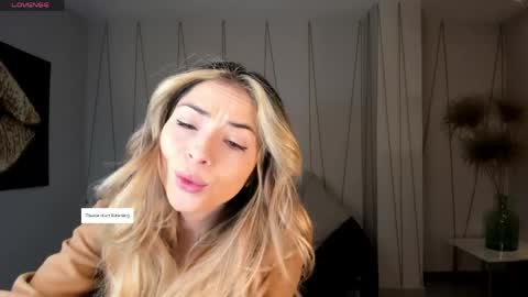 Stacy Woods online show from 13, 5, 2026