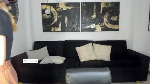 Snapshot of staceywood_ chatting on 5, 7, 2026 Stacy Woods online show from 5, 7, 2026