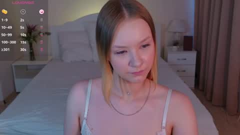 Snapshot of staceyyjones chatting on 19, 7, 2026 Stacey online show from 19, 7, 2026