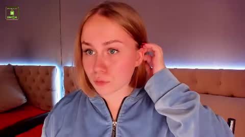 Snapshot of stacy_moorexx chatting on 8, 7, 2026 STACY online show from 8, 7, 2026