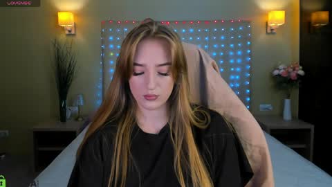 Snapshot of stacy_riiver chatting on 18, 5, 2026 Stacy Mon Tue Wed Thu Fri Sun GMT GMT 3 1000am - 0400pm online show from 18, 5, 2026