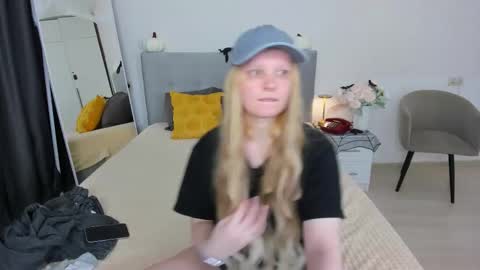 Snapshot of stacy_starrrr chatting on 29, 10, 2025 Stacy online show from 29, 10, 2025