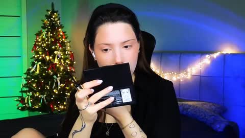 Snapshot of stacygonzales_ chatting on 4, 1, 2025 Bye bye dear See you on December 3st  online show from 4, 1, 2025