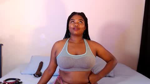 Snapshot of stacyhunterxxx chatting on 26, 10, 2025 STACY online show from 26, 10, 2025