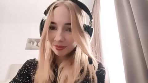 Mila online show from 10, 2, 2026