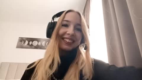 Mila online show from 12, 2, 2026