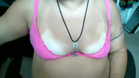 Snapshot of starella___saxxxton chatting on 8, 9, 2025 starella___saxxxton online show from 8, 9, 2025