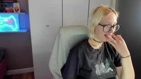 Snapshot of starelli chatting on 19, 5, 2026 Kate online show from 19, 5, 2026