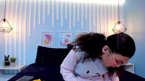 Snapshot of starkjoness chatting on 28, 10, 2025 Stark Jones online show from 28, 10, 2025