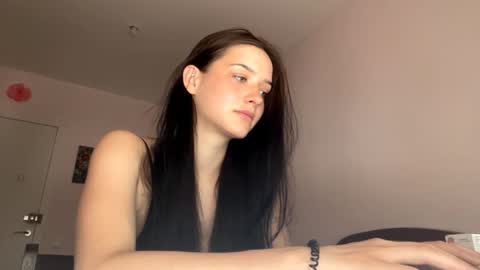 Snapshot of starlabieler chatting on 9, 6, 2026 Lola online show from 9, 6, 2026