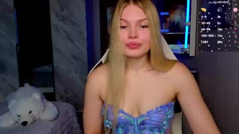 Snapshot of starlight_2004 chatting on 15, 6, 2026 Caroline online show from 15, 6, 2026