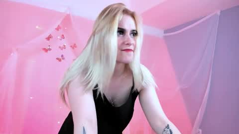 Snapshot of stef_nicks chatting on 7, 5, 2026 stef_nicks online show from 7, 5, 2026