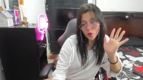 Snapshot of stefan_litleee chatting on 4, 12, 2025 julieth-cancer online show from 4, 12, 2025