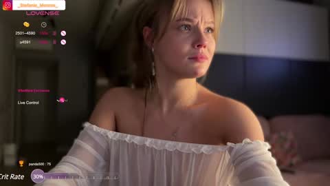 Stefanie online show from 2, 2, 2025