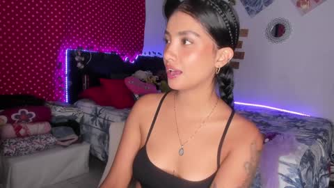 Im MiaIts my first day here  online show from 23, 1, 2025