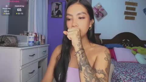 Im MiaIts my first day here  online show from 23, 11, 2025