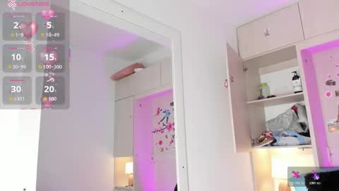 stefannyevans_ online show from 11, 11, 2025