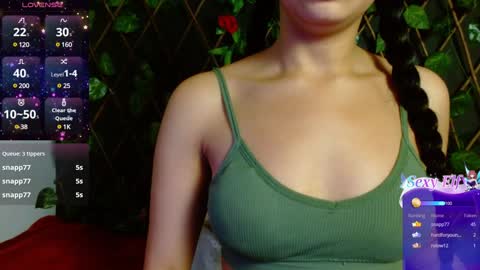 Stefanny lopez online show from 4, 12, 2024