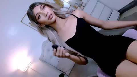 Snapshot of steffani_deluxe chatting on 21, 12, 2024 STEF online show from 21, 12, 2024