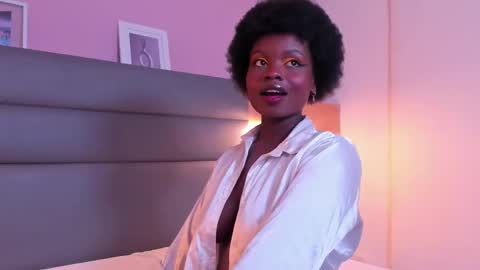 Snapshot of stela_ebony chatting on 14, 12, 2025 STELA online show from 14, 12, 2025