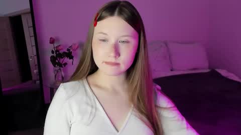 stella_sunny online show from 3, 1, 2025