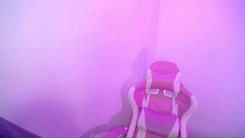 Snapshot of stepha_sweet chatting on 10, 11, 2025 Emma online show from 10, 11, 2025