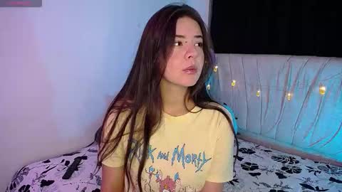 Snapshot of stepha_sweet chatting on 15, 12, 2025 Emma online show from 15, 12, 2025