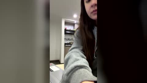 Snapshot of stepha_sweet chatting on 21, 12, 2025 Emma online show from 21, 12, 2025