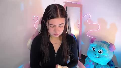 Snapshot of stepha_sweet chatting on 7, 1, 2026 Emma online show from 7, 1, 2026