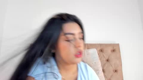 Stephania  online show from 18, 9, 2025