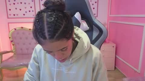 Stephania online show from 20, 9, 2025