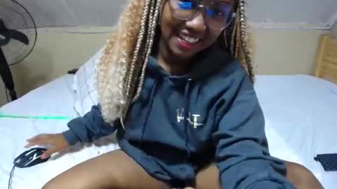 perfectly imperfect girl online show from 10, 3, 2025