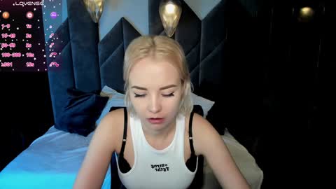 Snapshot of stephanie_sea chatting on 27, 1, 2025 Stephanie Sea online show from 27, 1, 2025