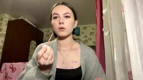 Stephani online show from 4, 3, 2026