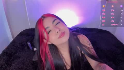 Snapshot of stephany_rosess chatting on 21, 11, 2025 steph online show from 21, 11, 2025