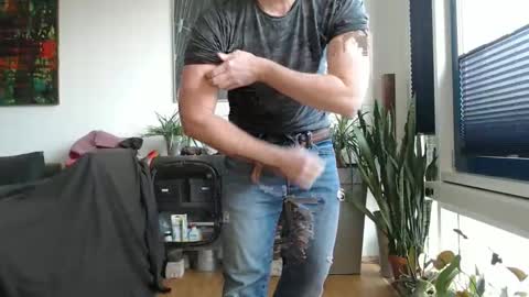 Snapshot of steveo_85 chatting on 22, 2, 2025 white beef online show from 22, 2, 2025