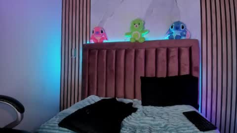 Sthepano  online show from 15, 4, 2026