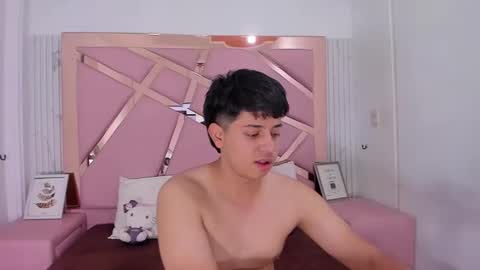 Snapshot of stiven_pooh chatting on 17, 12, 2024 Steven Pooh online show from 17, 12, 2024