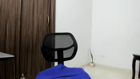 Snapshot of stiven_trainer chatting on 1, 5, 2026 stiven_trainer online show from 1, 5, 2026