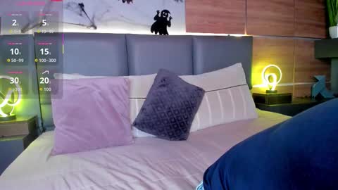 Stone Lee  online show from 1, 11, 2025