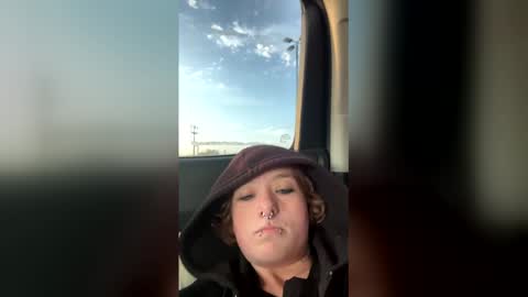 stonerbabyk2003 online show from 15, 4, 2026