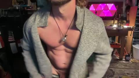 Snapshot of straightishd chatting on 14, 4, 2026 Cowboy Zuhly online show from 14, 4, 2026
