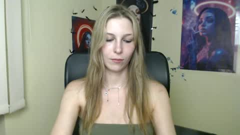 Snapshot of stranger_giirl chatting on 24, 6, 2026 Amalia online show from 24, 6, 2026
