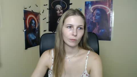 Snapshot of stranger_giirl chatting on 3, 8, 2026 Amalia online show from 3, 8, 2026