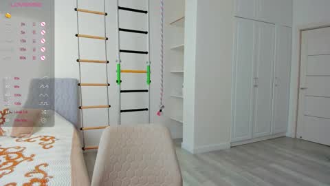 Snapshot of straw_juice chatting on 4, 2, 2026 Laura online show from 4, 2, 2026